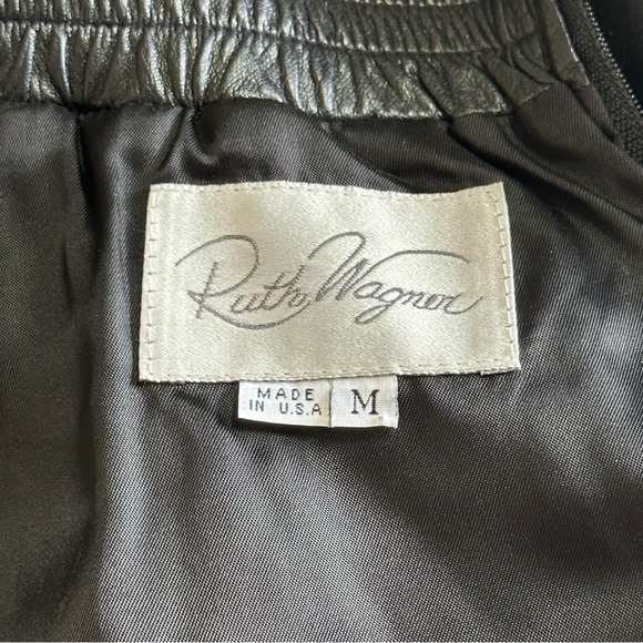 VINTAGE RUTH WAGNER BLACK LEATHER A LINE SKIRT - Picture 6 of 8